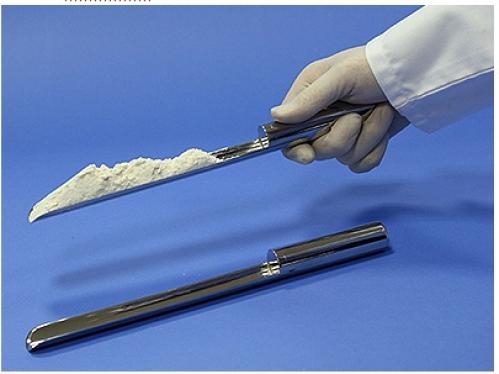 MaxiCorer is ideal for dispensing and sampling powders