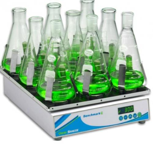 Benchmark Scientific ORBI-SHAKER, agitator cu miศcare orbitalฤ de capacitate micฤ, 5 x 1 L (6 kg)